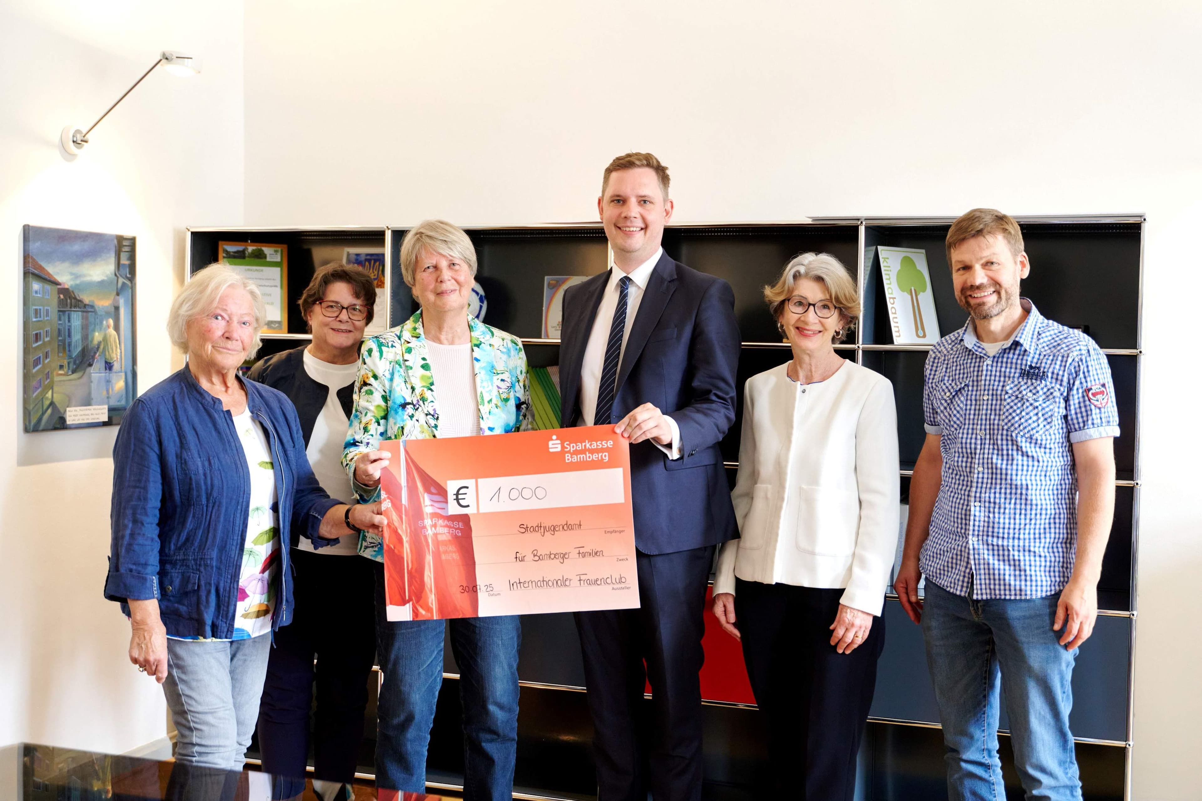 1.000 Euro für Bamberg: Flohmarkt unterstützt Kinder