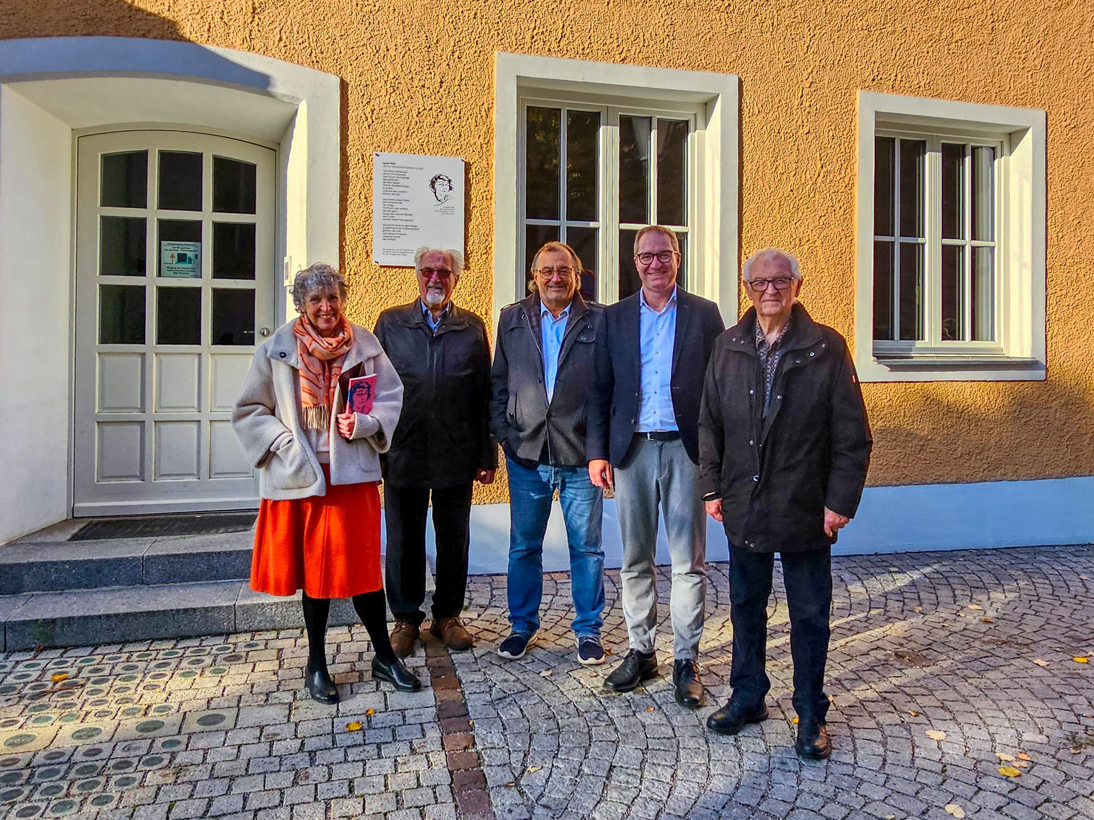 Gedenktafel für Margret Hölle in Neumarkt enthüllt