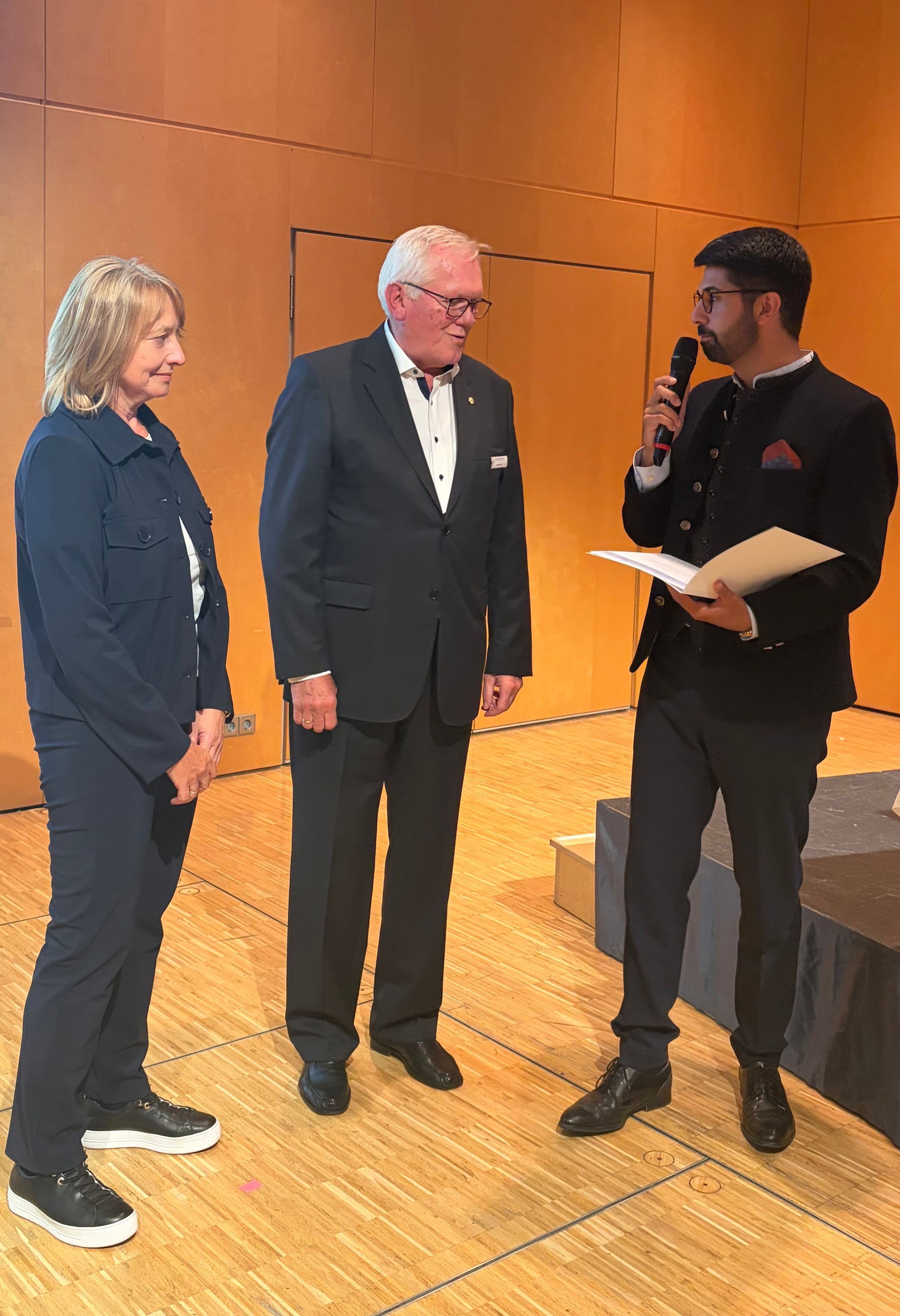 Goldene Bürgermedaille für Reinhold Frey