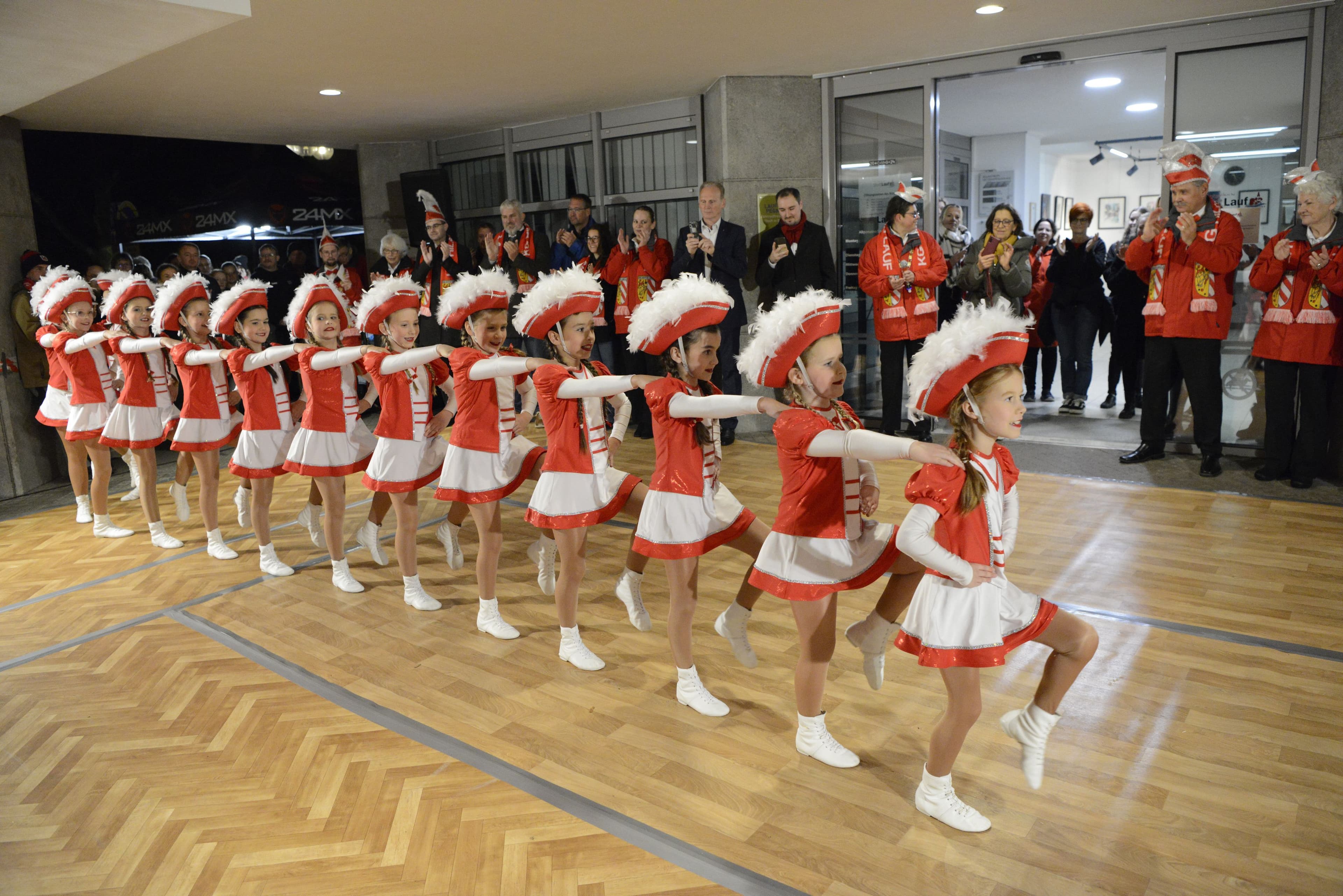 Karneval in Lauf: Rathaussturm eröffnet närrische Saison