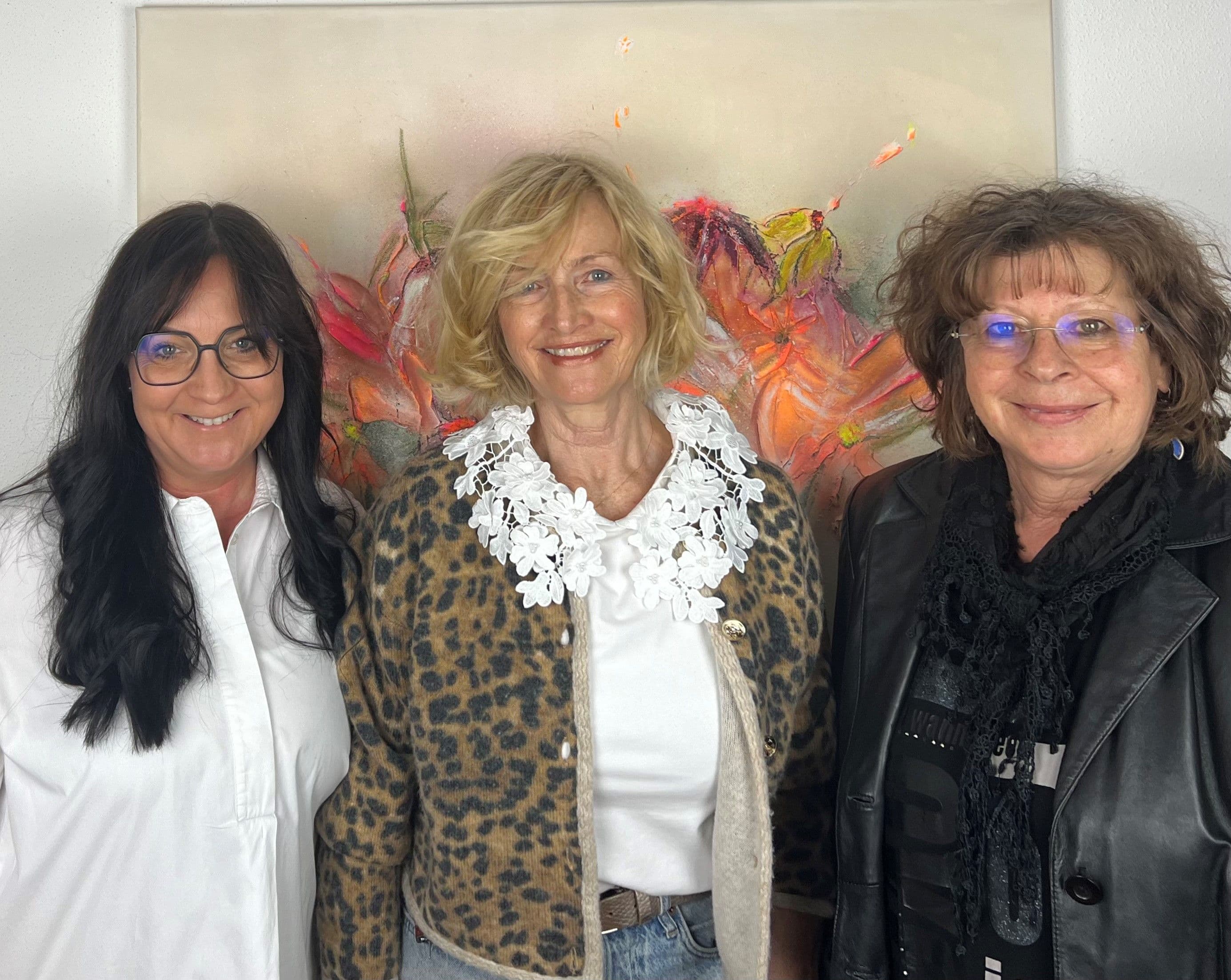 Kunst in Vielfalt: Lokale Künstler präsentieren ihre Werke in Burghausen