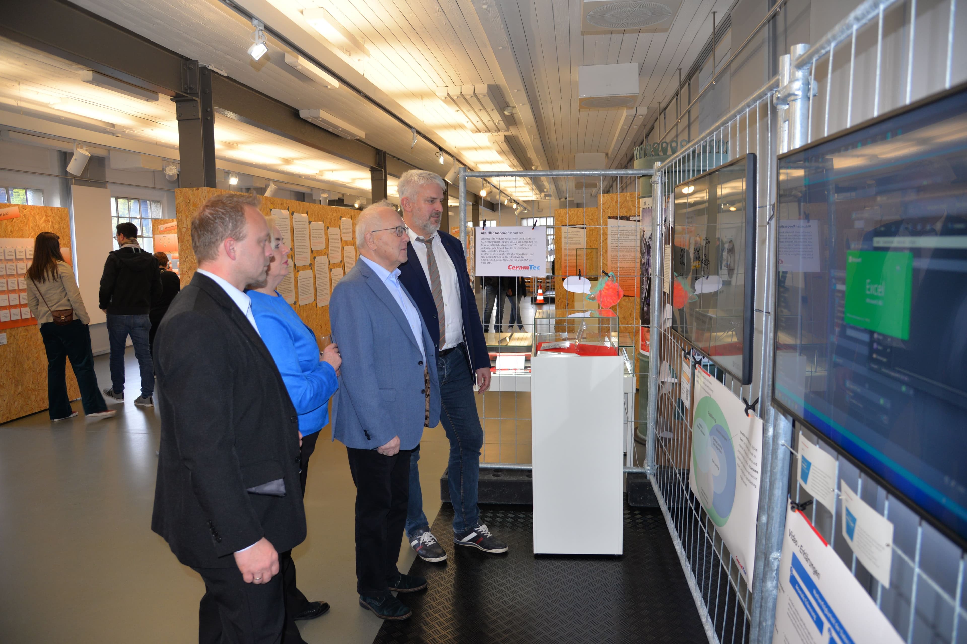 Sonderausstellung: "Hallo KI?! Leben und Arbeiten mit Künstlicher Intelligenz"