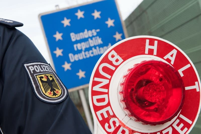 ndespolizeidirektion München: Mit dem Kraftfahrzeug über die Grenze eingereist/Bundespolizei stellt Auto sicher