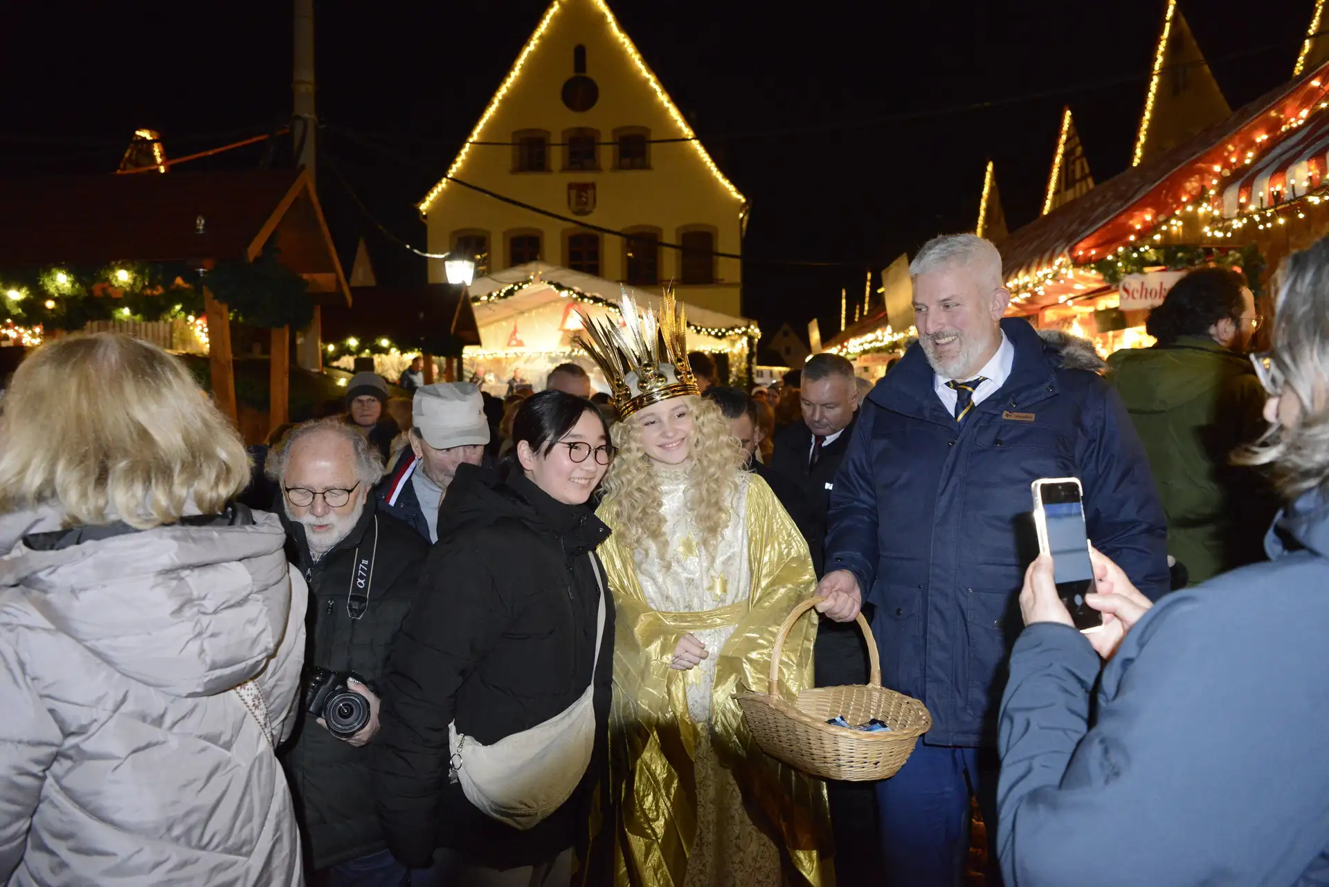 Das Nürnberger Christkind verzaubert Lauf