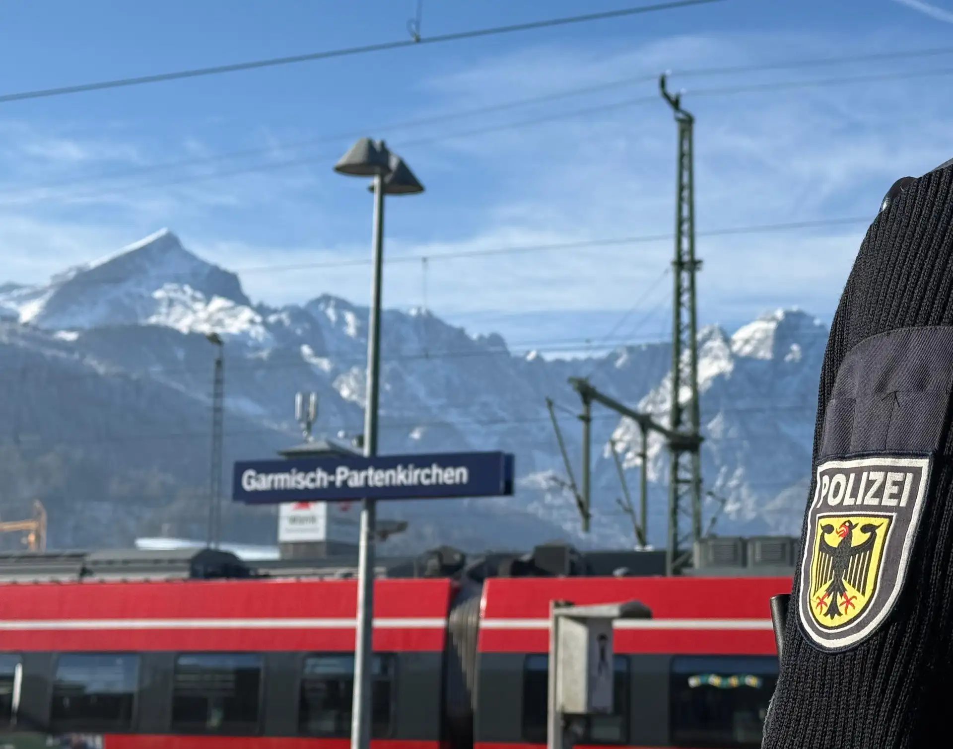 ndespolizeidirektion München: Einmal die Zugspitze sehen / Minderjähriger Ausreißer verpasst letzten Zug und strandet in Garmisch-Partenkirchen