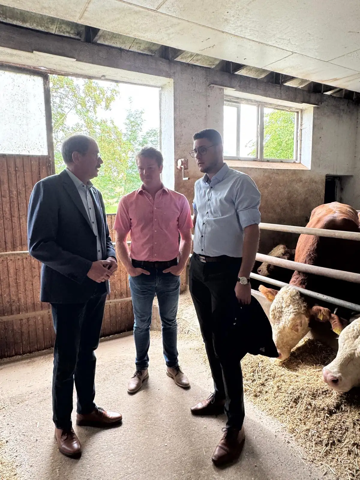 Landrat Michael Dinkelmeier im Austausch mit Vertretern der Landwirtschaft