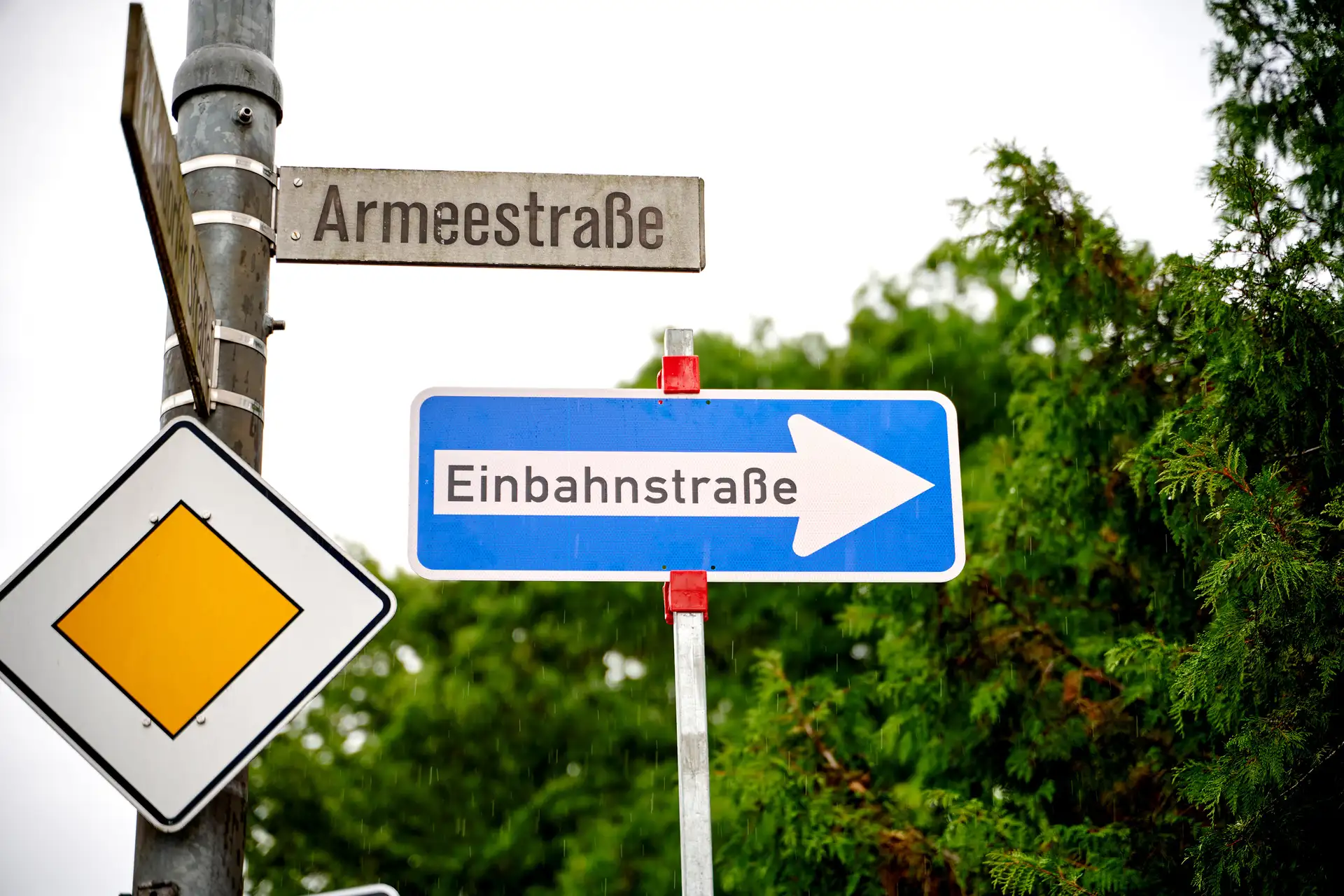 In der Armeestraße gilt am 21. August 2026 zeitweise eine Einbahnstraßenregelung.