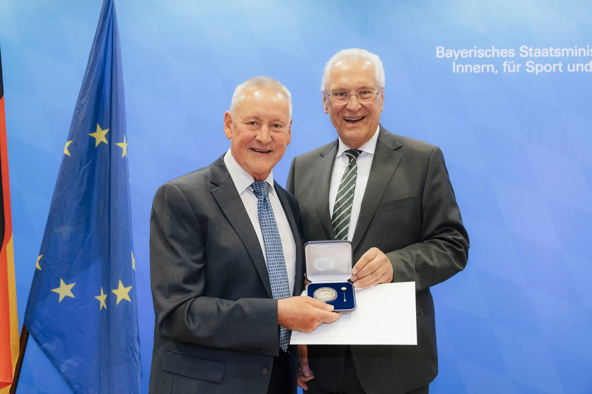 Fürths OB Thomas Jung erhält Goldmedaille