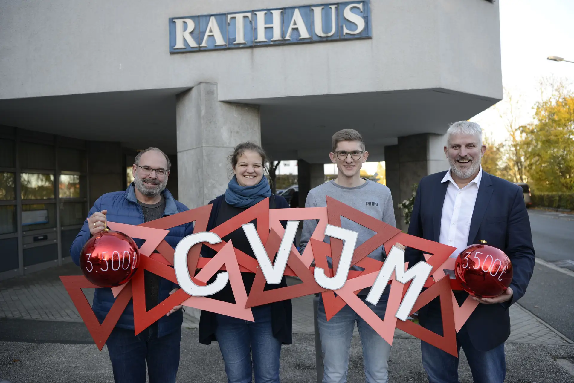 Über 1.100 Christbäume für den guten Zweck gesammelt