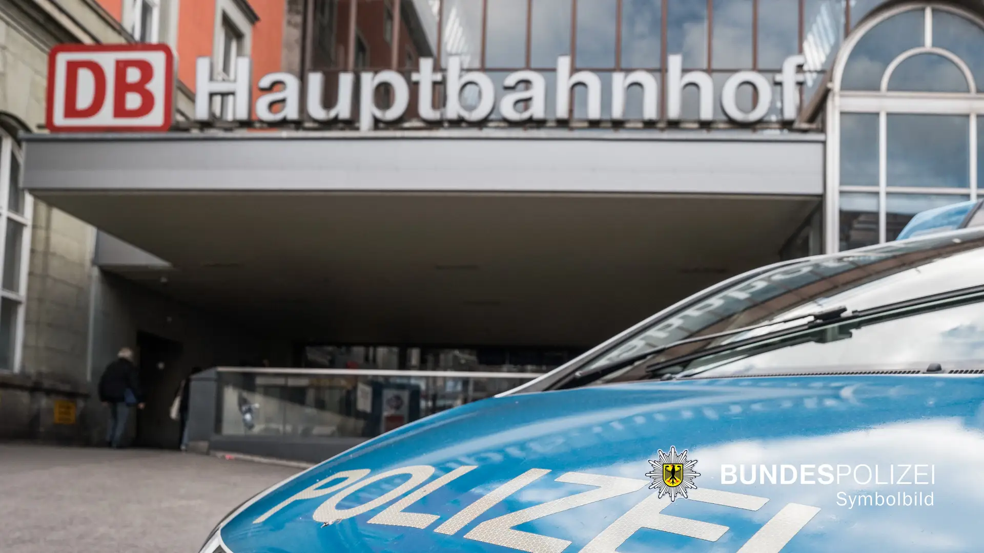 ndespolizeidirektion München: Gleissturz ohne Fremdeinwirkung // Gestürzter leistet anschließend Widerstand