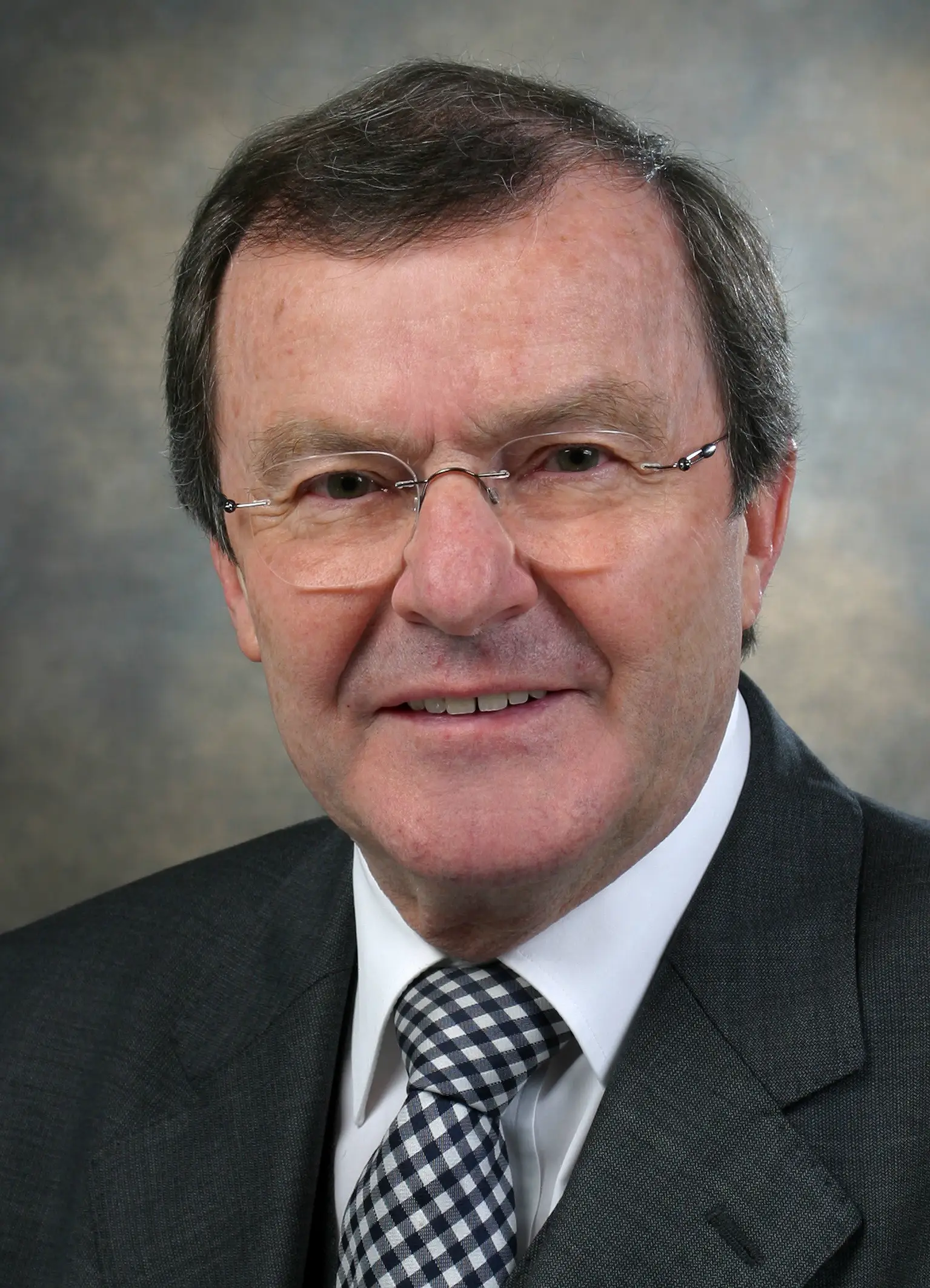 Altoberbürgermeister Josef Deimer ist am Mittwochabend gestorben. #### Anhang: pm_josef_deimer_1308.pdf Rathaus der Stadt Landshut, Pressestelle, Altstadt 315, 84028 Landshut, Verfasser: Johannes Viertlböck, Telefon 0871/881381, Fax 0871/24570, E-Mail johannes.viertlboeck@landshut.de Seite 1 von 2