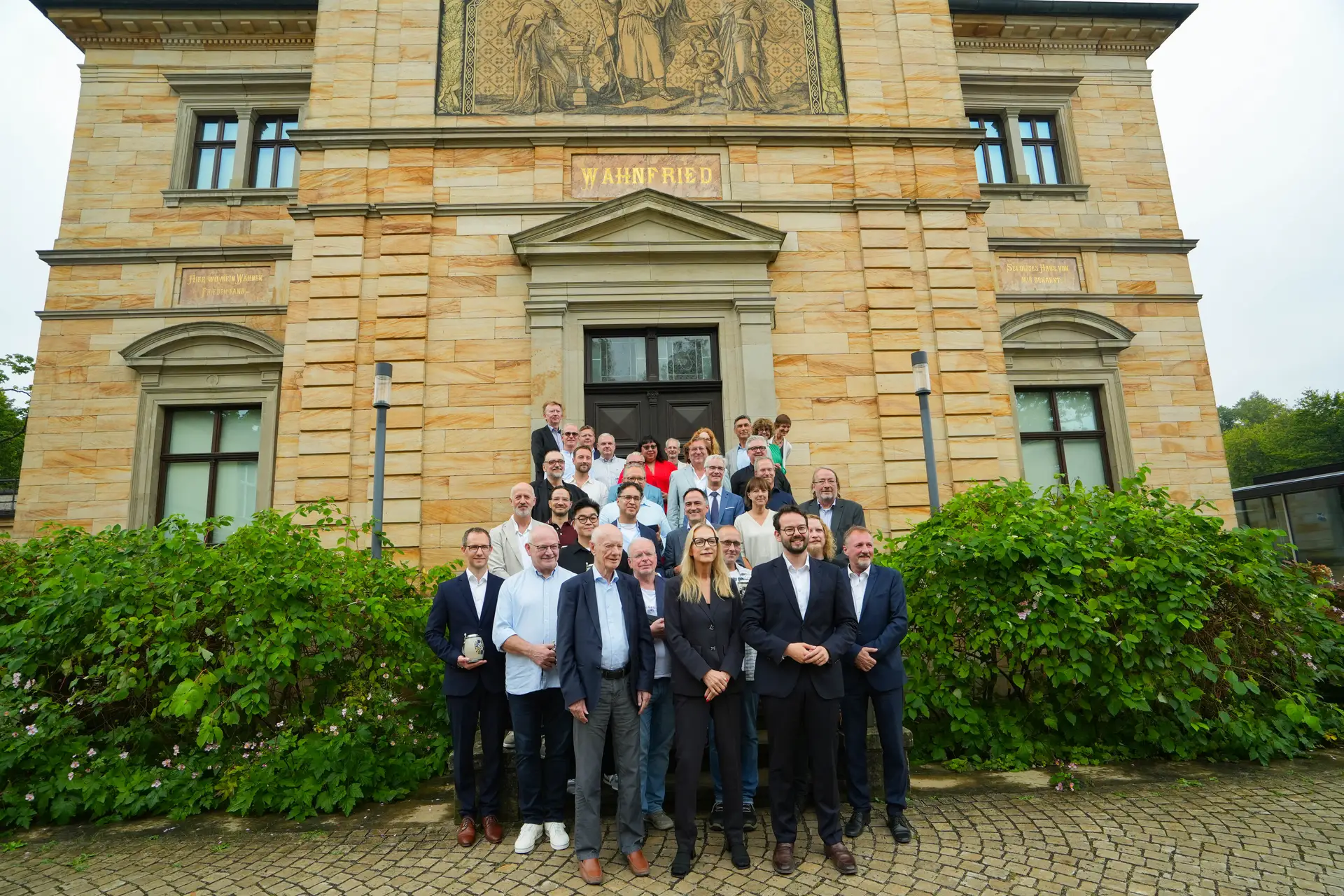 In Haus Wahnfried, dem ehemaligen Wohnhaus Richard Wagners, hat die Stadt Bayreuth langjährige Mitwirkende der Bayreuther Festspiele geehrt. |