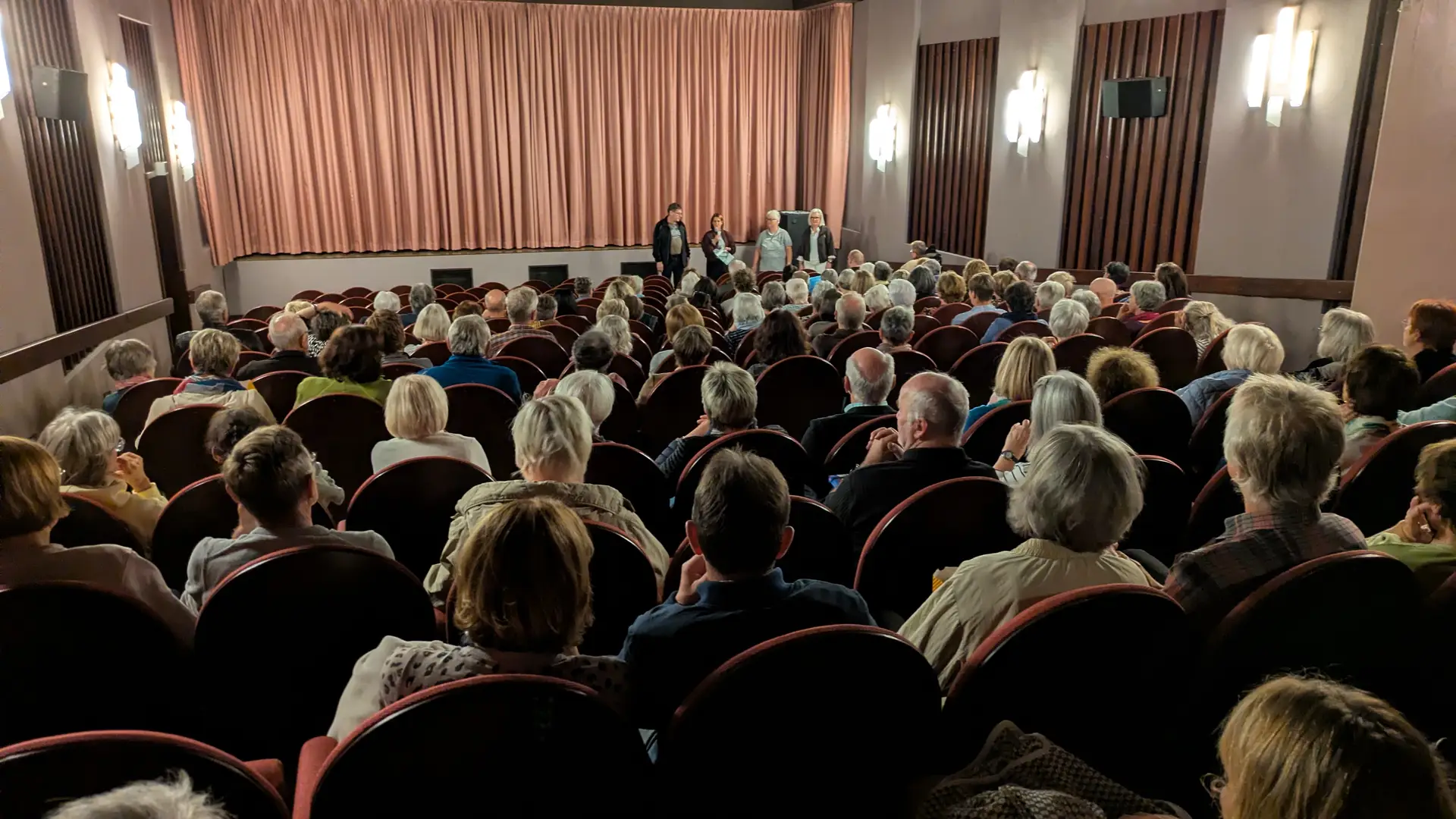 Der Kinoabend in Bad Königshofen im Rahmen der Bayerischen Demenzwoche stieß auf großes Interesse. (